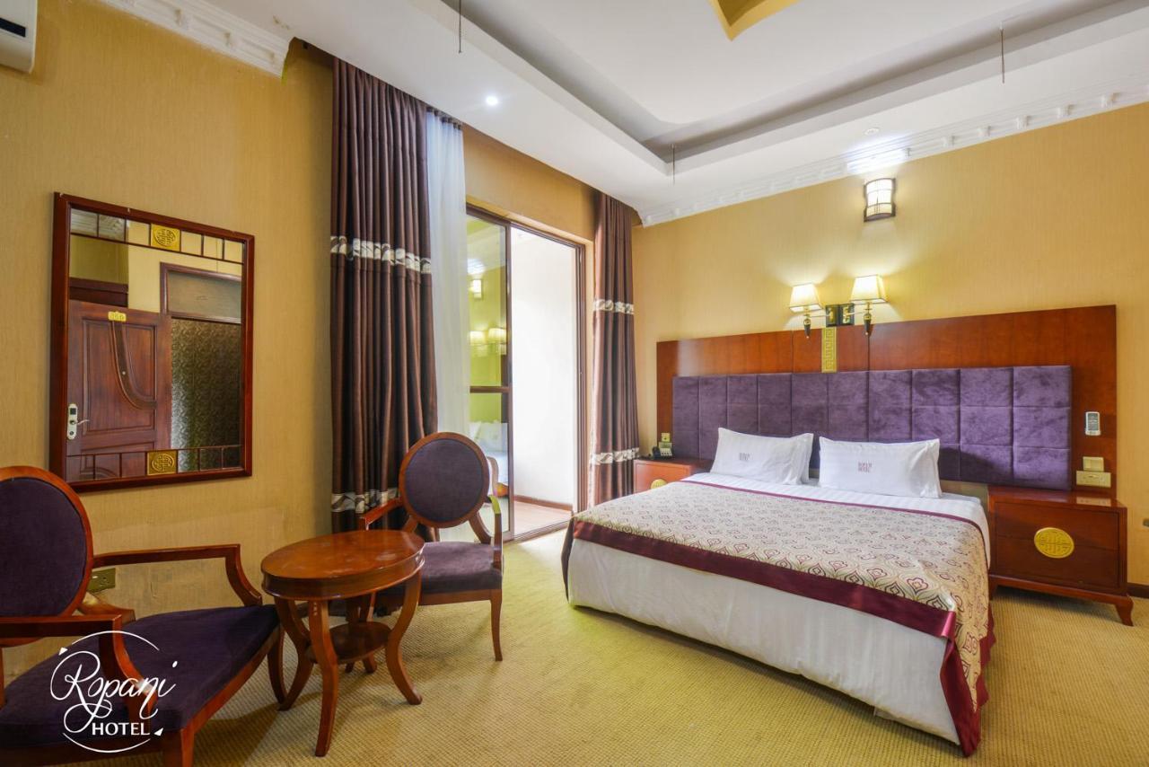 Ropani Hotel Kitende エクステリア 写真