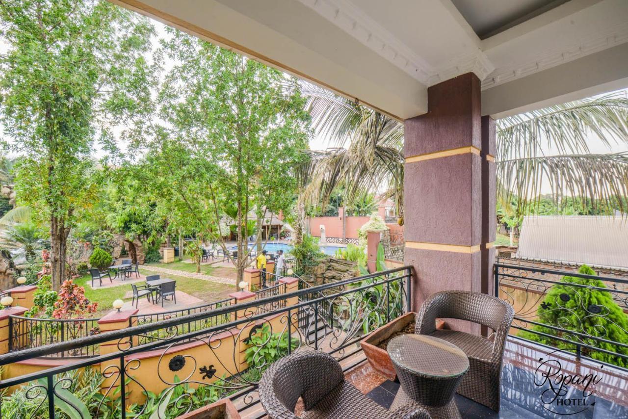 Ropani Hotel Kitende エクステリア 写真