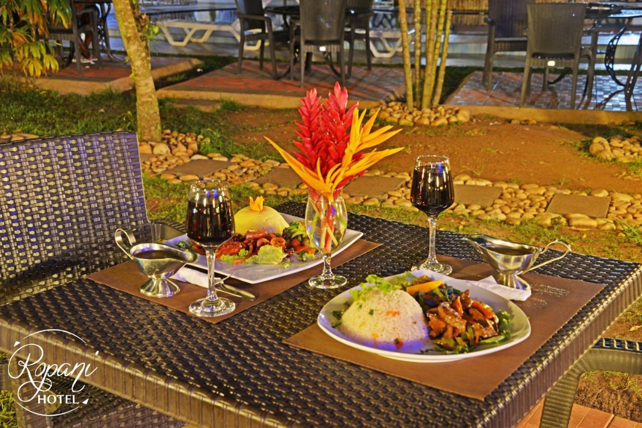 Ropani Hotel Kitende エクステリア 写真