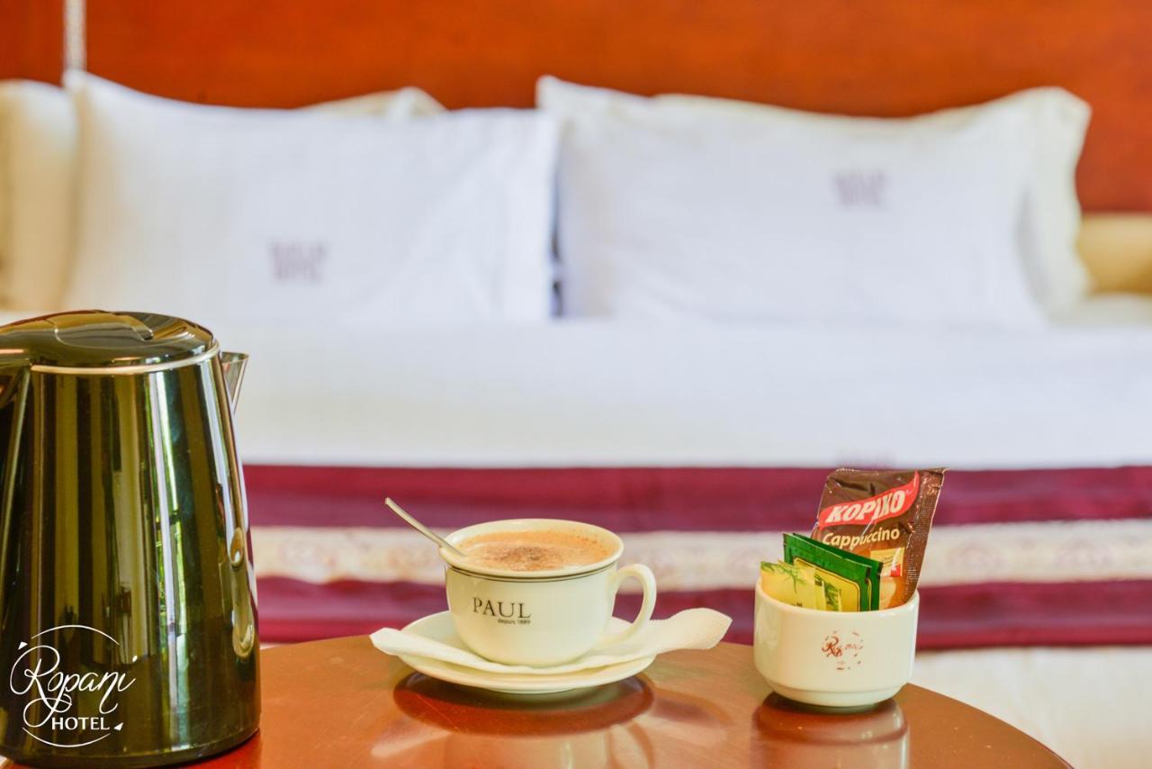 Ropani Hotel Kitende エクステリア 写真
